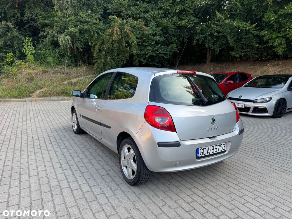 Renault Clio 1.6 16V Extreme - 5