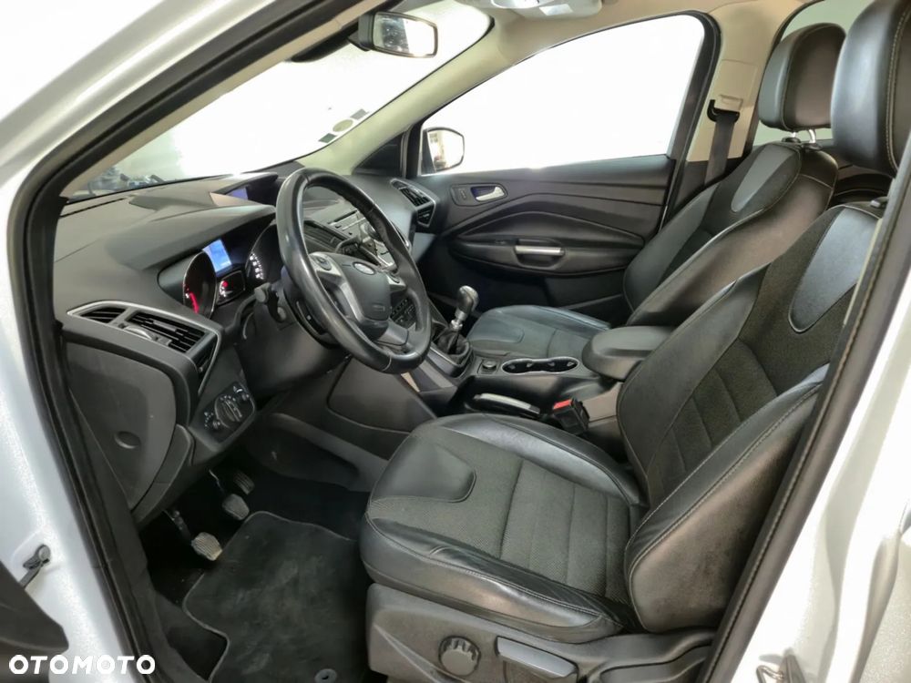 Ford Kuga 2.0 TDCi 4x4 Titanium - 5