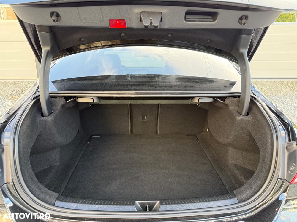Mercedes-Benz A 180 d Sedan 7G-DCT Progressive - 17