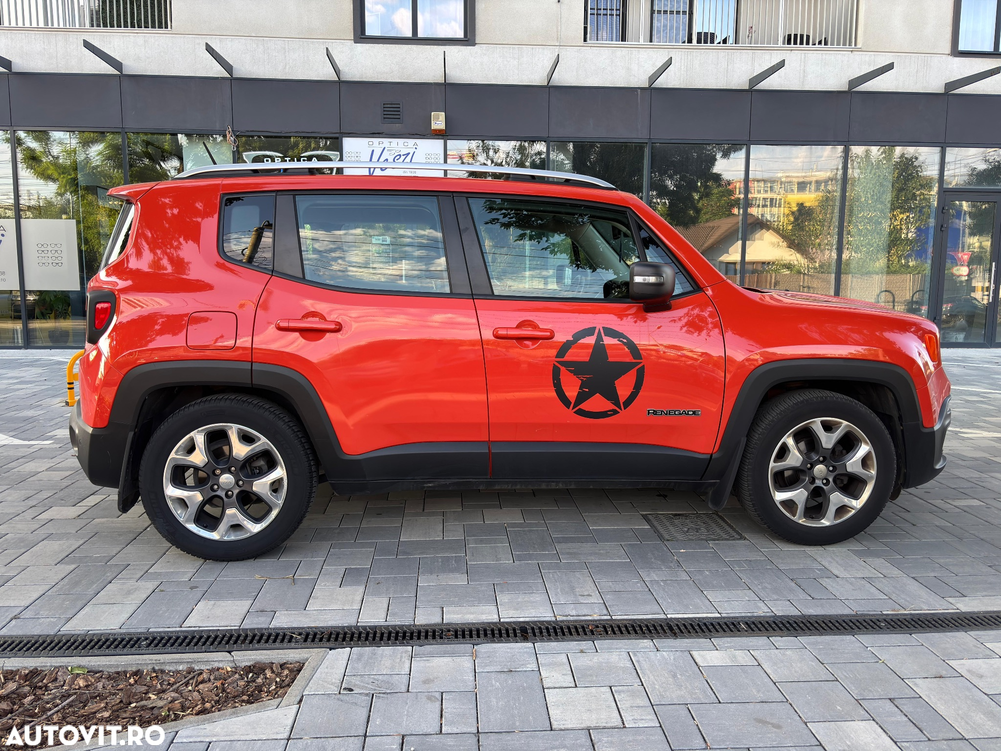 Jeep Renegade 1.6 E-TorQ 4x2 Sport - 5