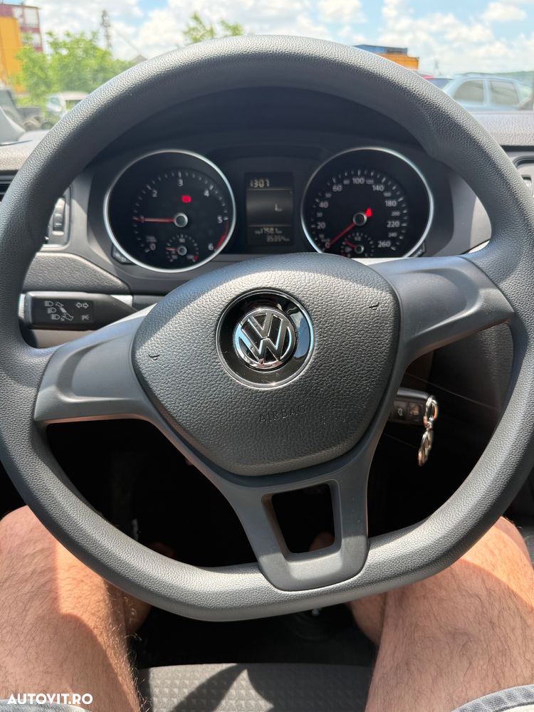 Volkswagen Jetta 2.0 TDI Comfortline - 12