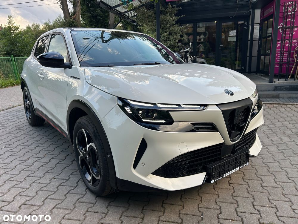 Alfa Romeo Junior 1.2 mHEV Sport Speciale eDCT - 10