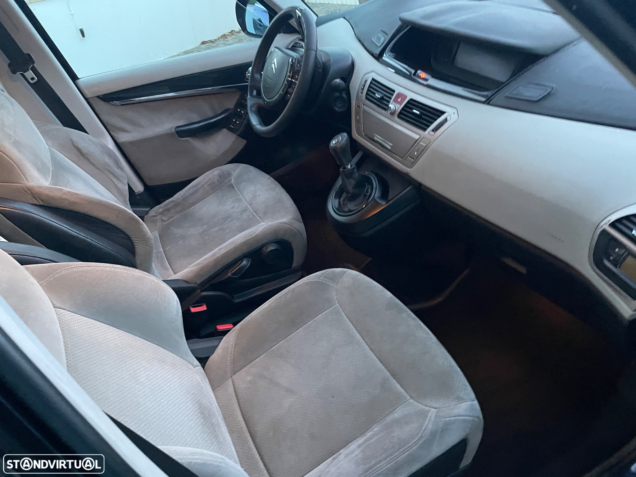 Citroën C4 Grand Picasso - 26