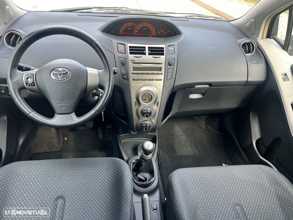 Toyota Yaris 1.0 VVT-i ACtive+AC - 12