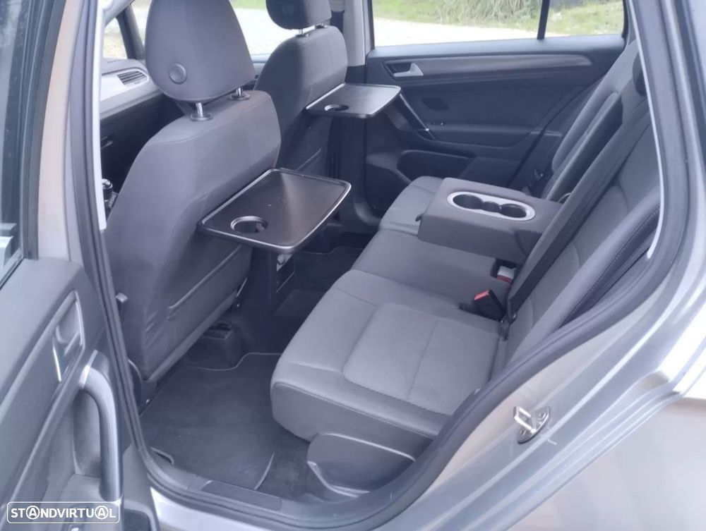 VW Golf 1.6 TDI Confortline - 19