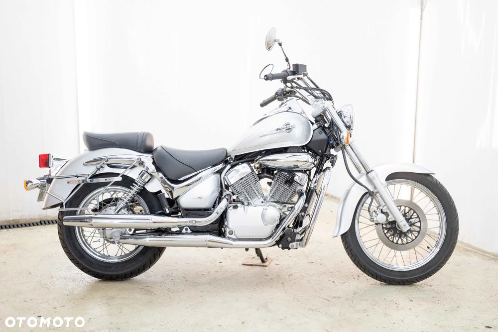 Suzuki Intruder - 5