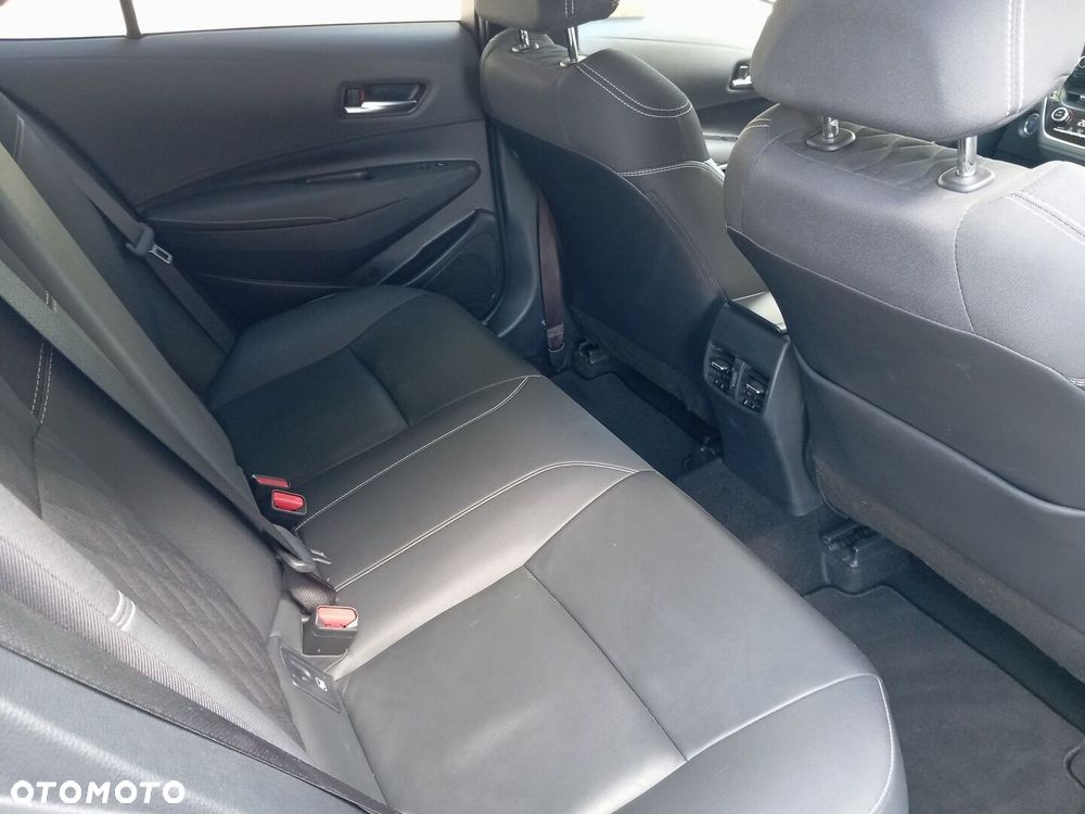 Toyota Corolla 1.8 Hybrid Executive - 12