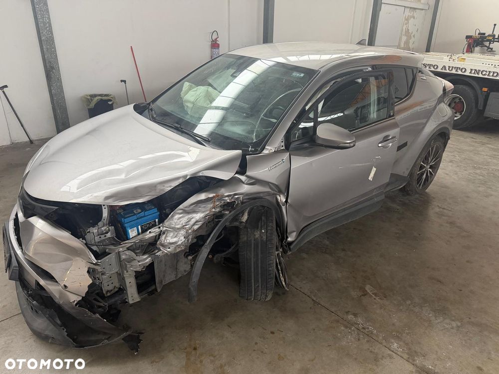 Toyota C-HR Lounge - 2