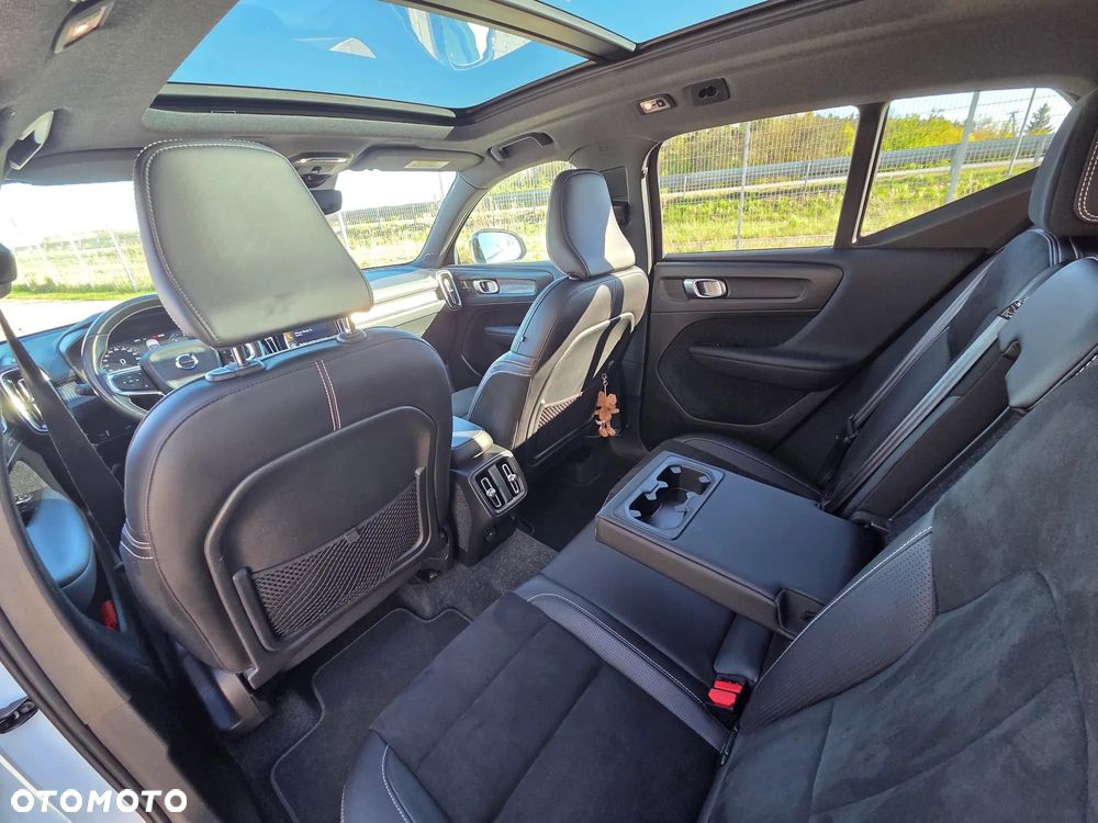 Volvo XC 40 D4 AWD R-Design - 8