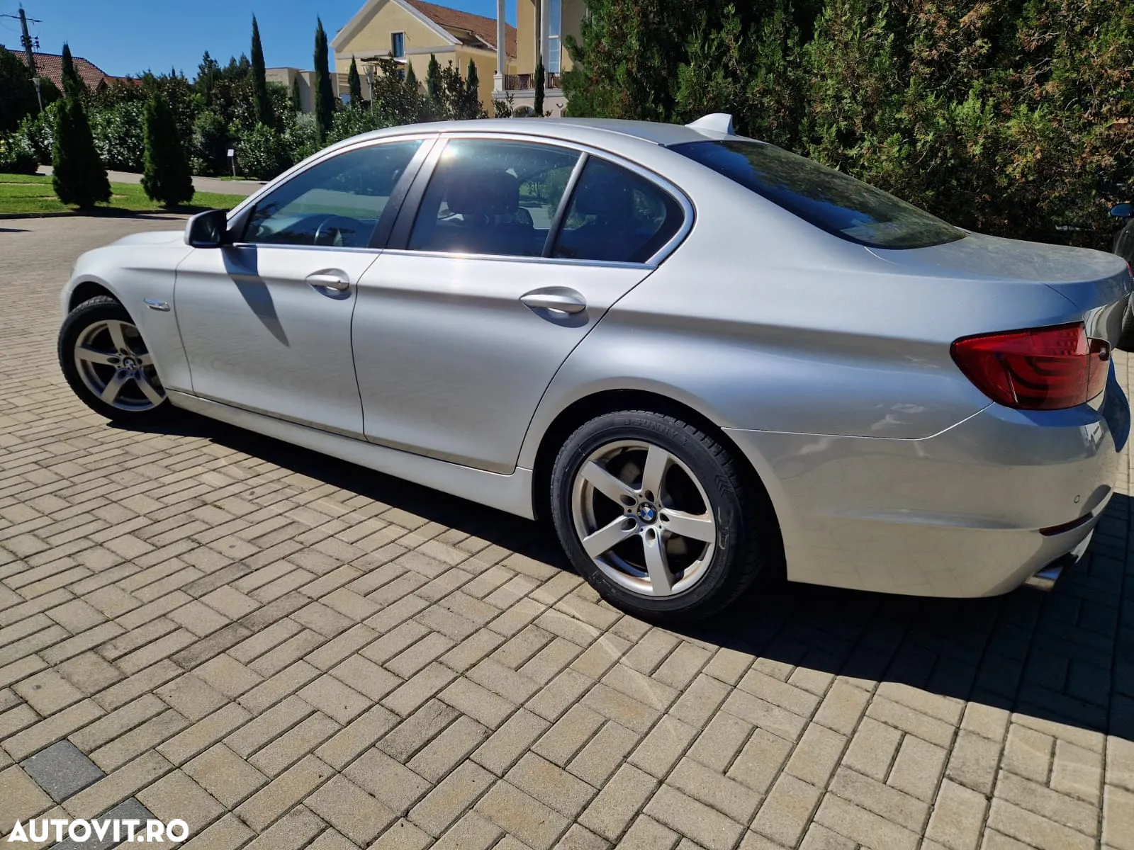 BMW Seria 5 520d Efficient Dynamics Edition - 13