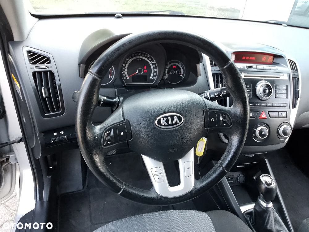 Kia Ceed 1.6 CVVT Dream-Team Edition - 18