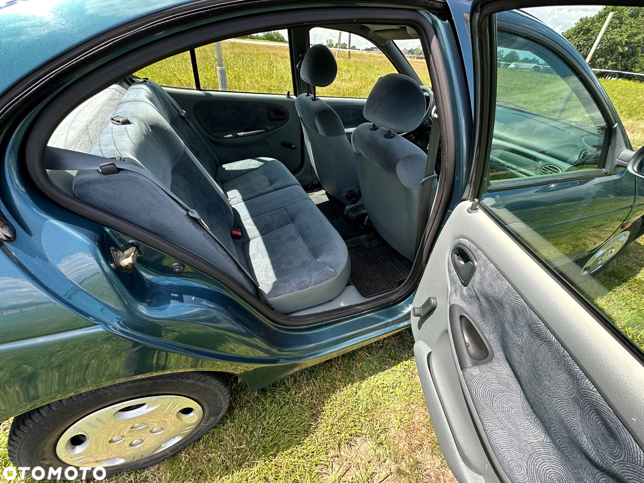 Renault Megane 1.6 RN - 8