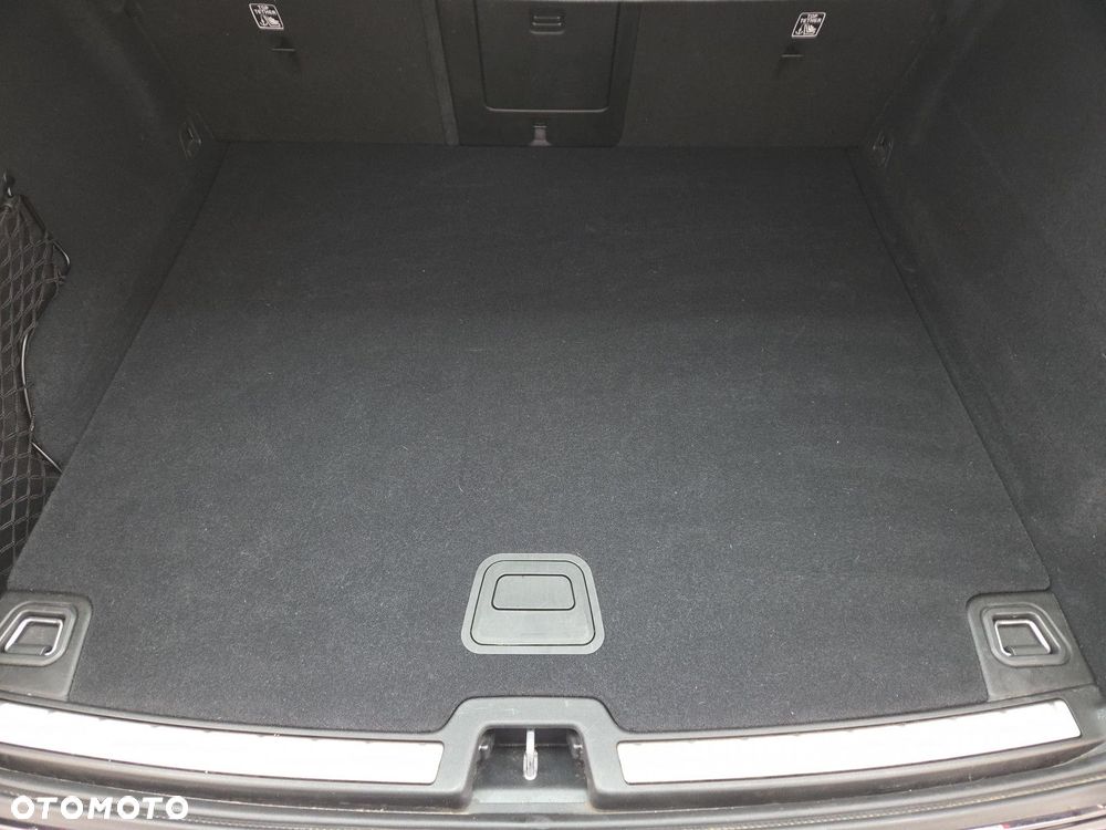 Volvo XC 60 B5 B AWD Plus Dark - 27