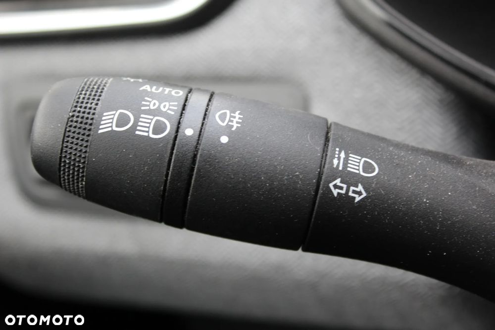 Renault Clio 1.6 E-TECH Intens - 18