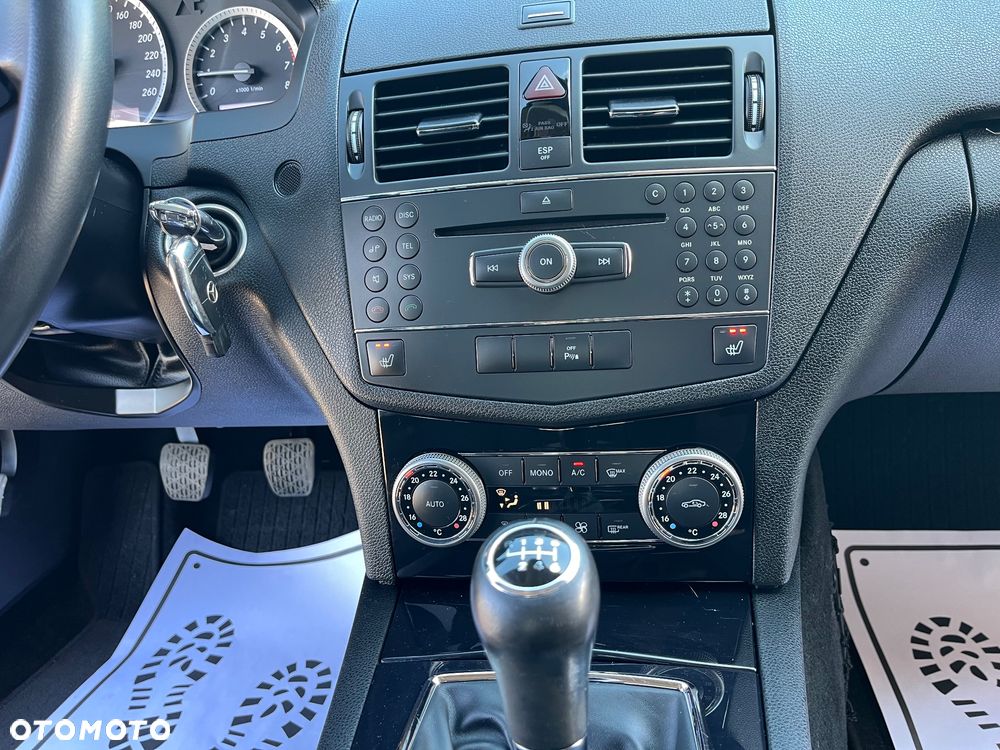 Mercedes-Benz Klasa C 180 Kompressor BlueEFFICIENCY - 25