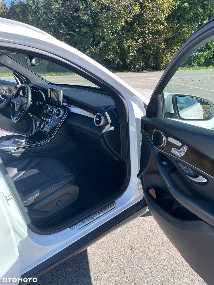 Mercedes-Benz GLC 300 4Matic 9G-TRONIC - 22