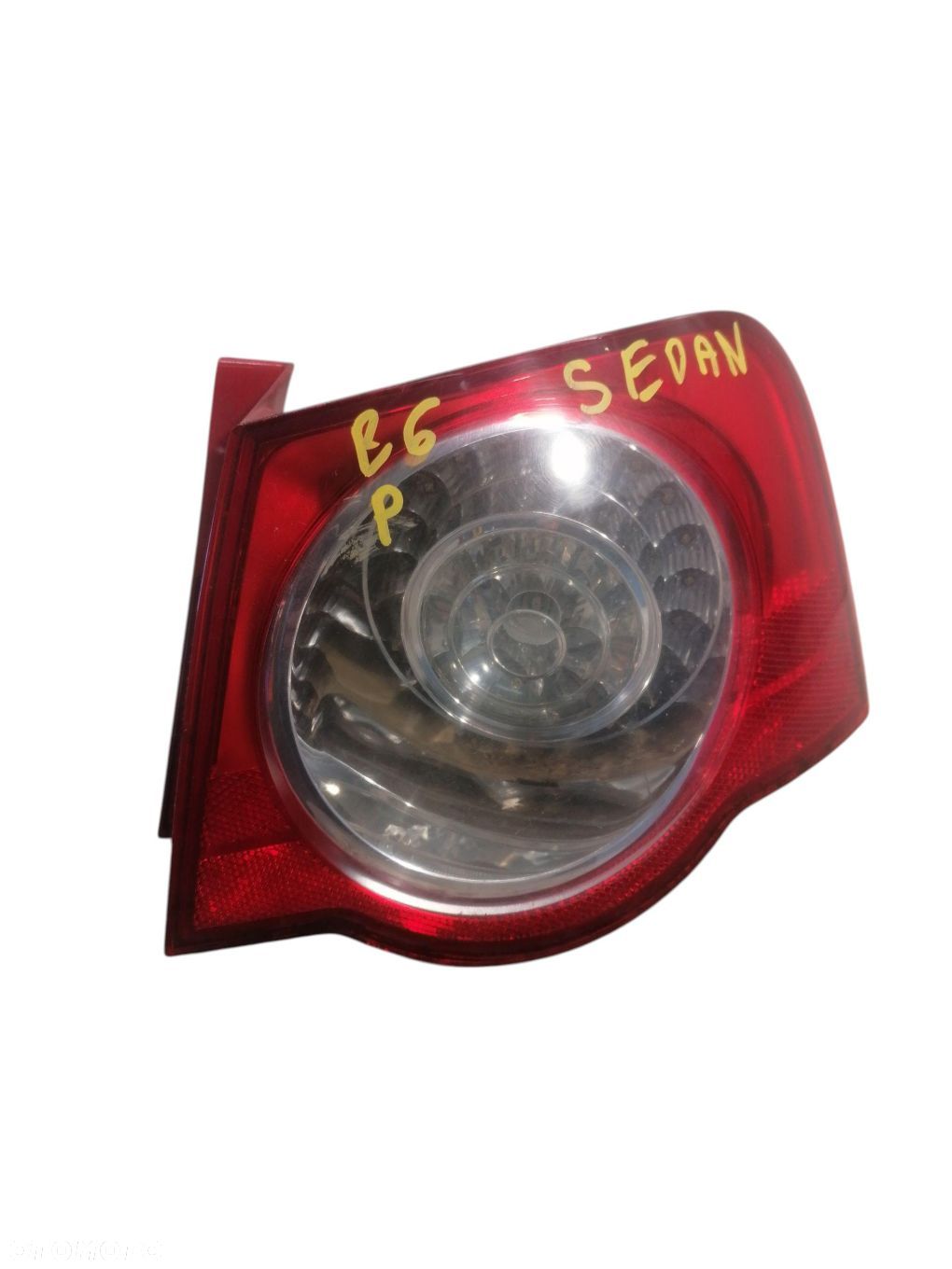 LAMPA PRAWA TYLNA TYŁ VW PASSAT B6 SEDAN LAMPA PRAWA TYLNA TYŁ - 1
