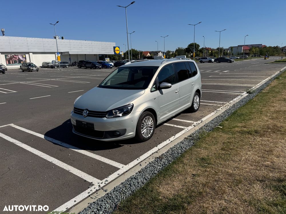 Volkswagen Touran - 1