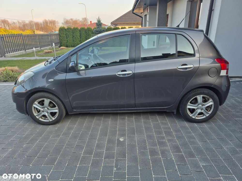 Toyota Yaris - 4