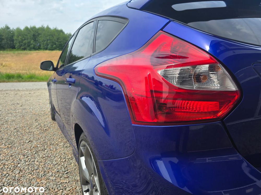 Ford Focus 2.0 EcoBoost ST - 13