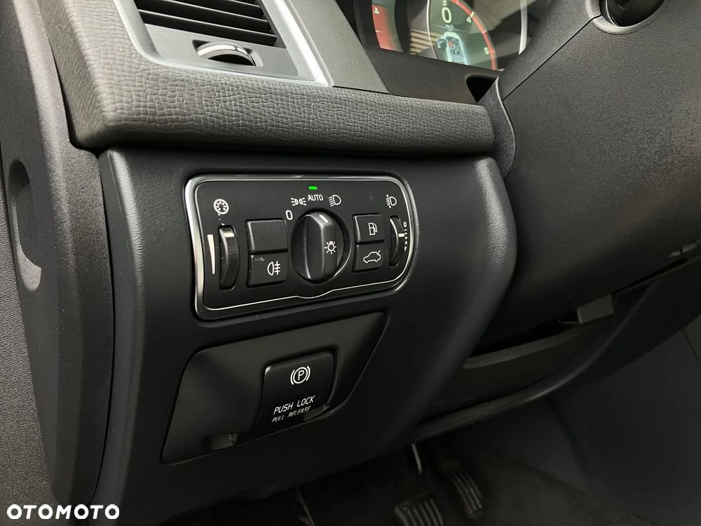 Volvo XC 60 D3 Ocean Race - 32