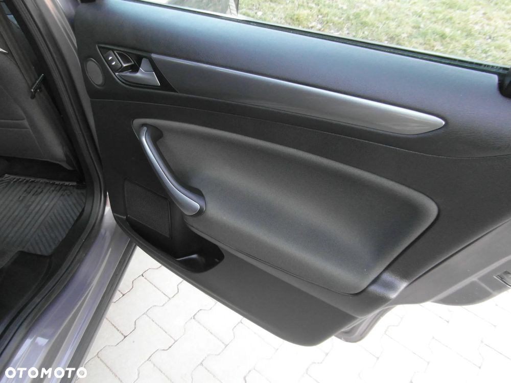Ford Mondeo 2.0 Trend X - 35