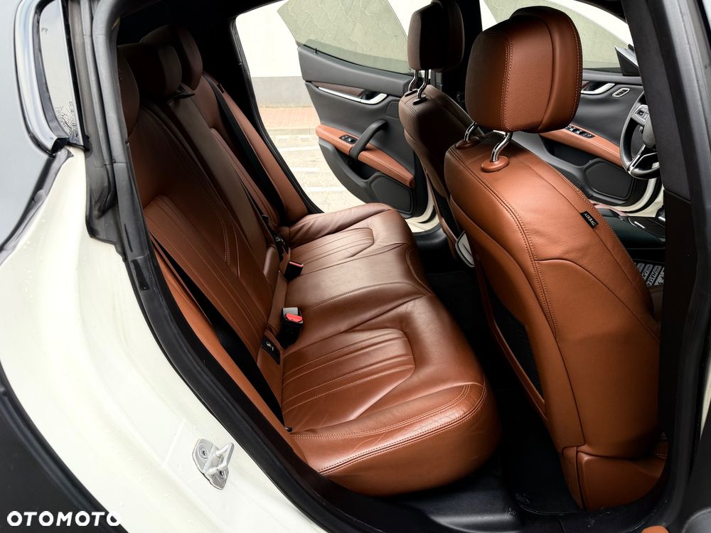 Maserati Ghibli S - 17