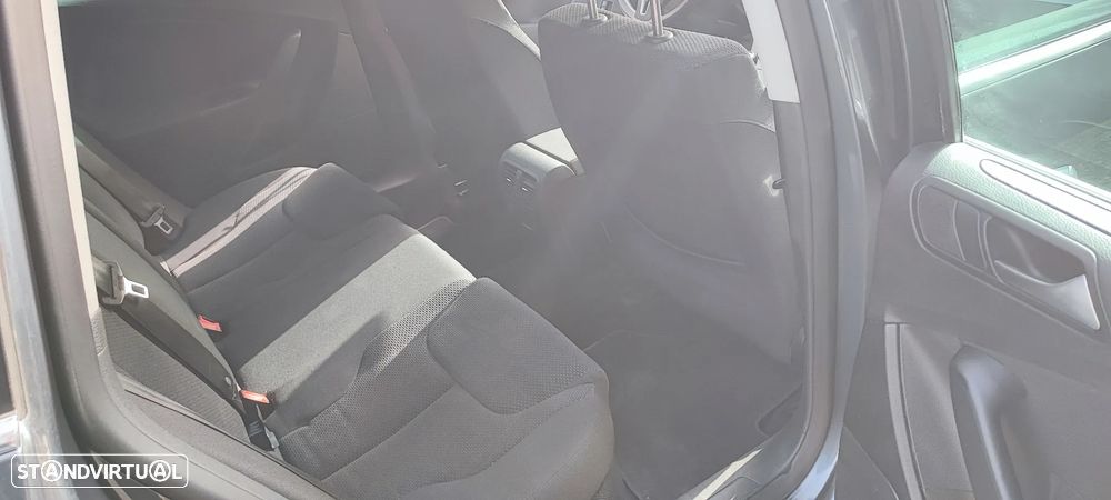 VW Passat Variant 2.0 TDi Confortline Navig - 9