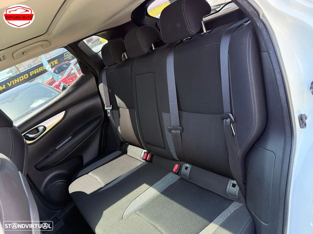 Nissan Qashqai 1.5 dCi N-Connecta J18+Led - 14