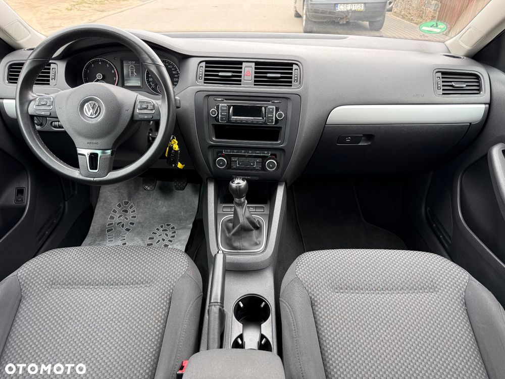 Volkswagen Jetta 1.4 TSI Match - 11