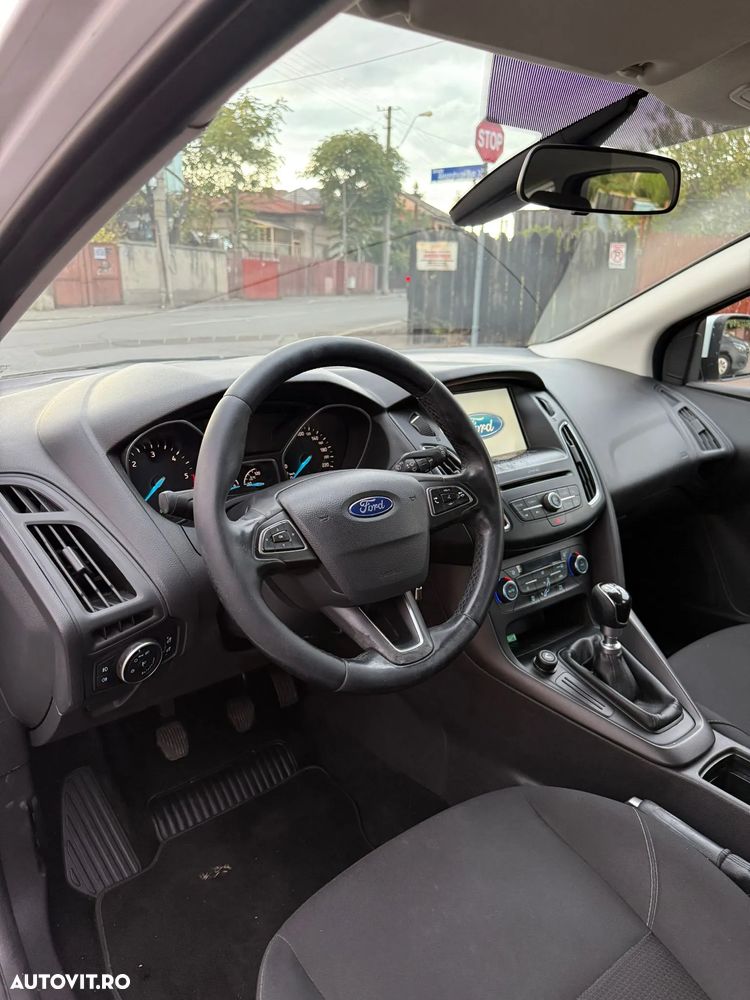 Ford Focus - 11