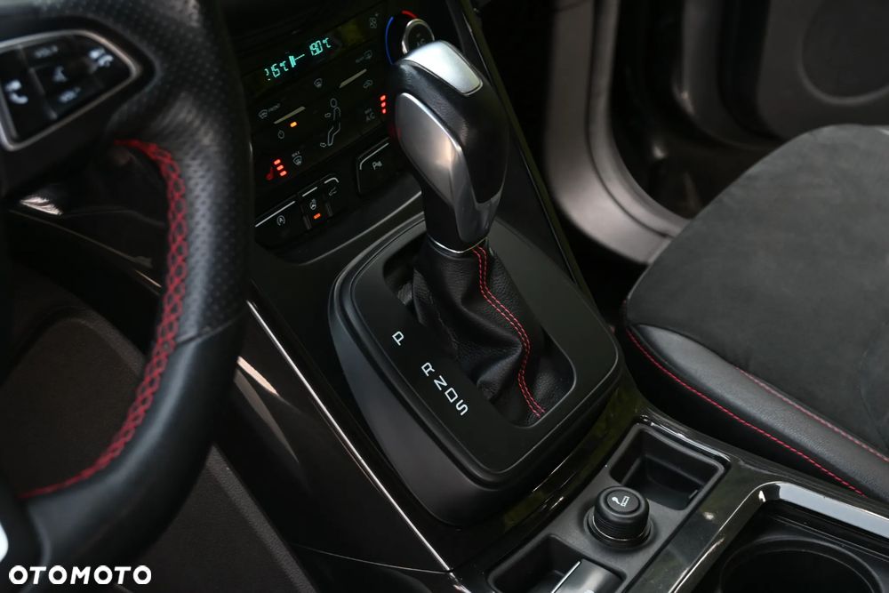 Ford Kuga 2.0 TDCi AWD ST-Line - 33