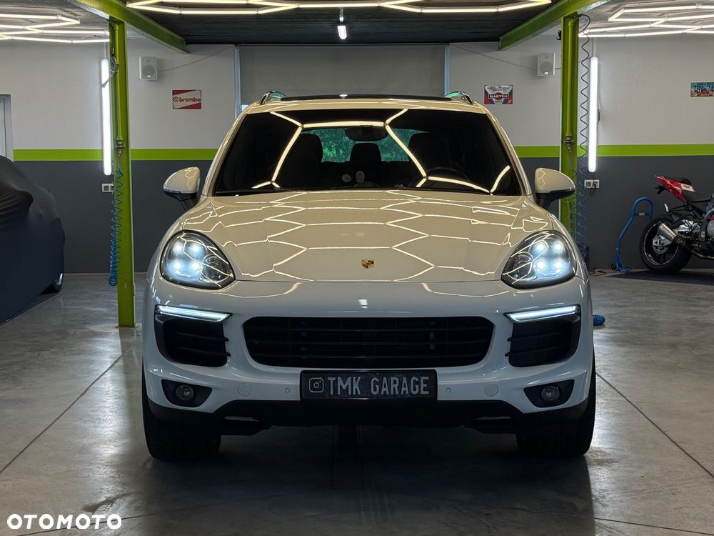Porsche Cayenne S E-Hybrid - 2