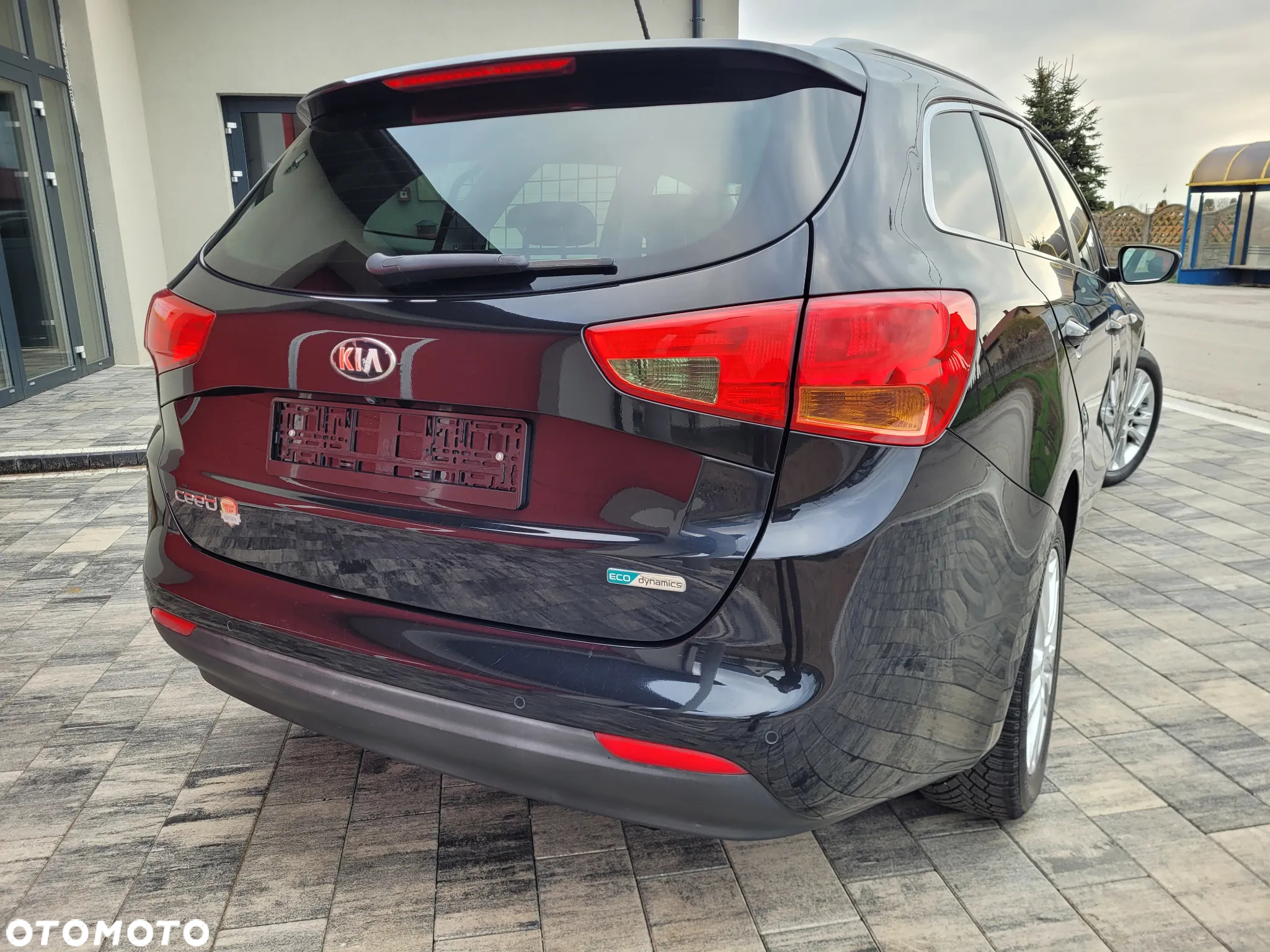 Kia Ceed 1.6 CRDi 128 ISG SW Dream Team Edition - 14