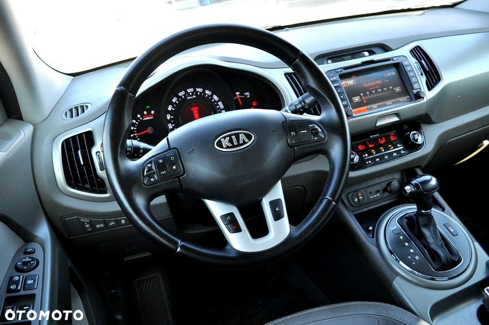 Kia Sportage 2.0 CRDI 4WD Automatik Spirit - 24