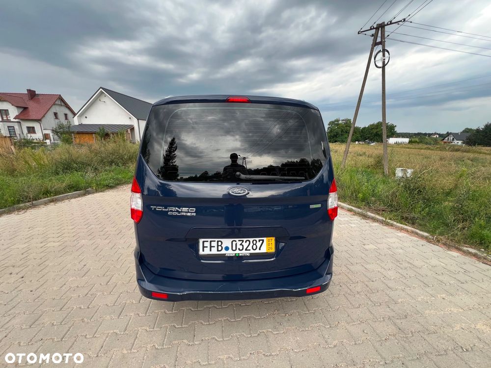 Ford Tourneo Courier - 24