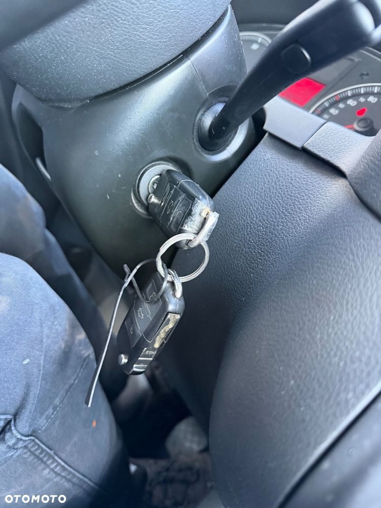 Volkswagen Golf Plus 1.9 TDI Tour - 20