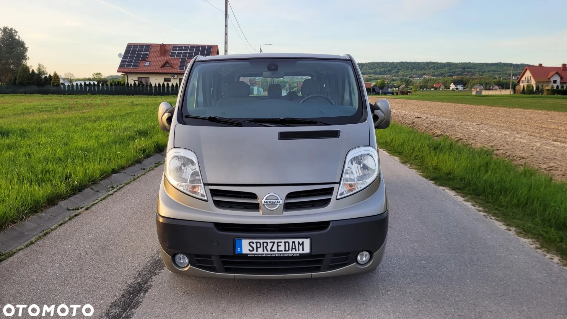 Renault Trafic 2.0 dCi 115 FAP Grand Passenger Black Edition - 10