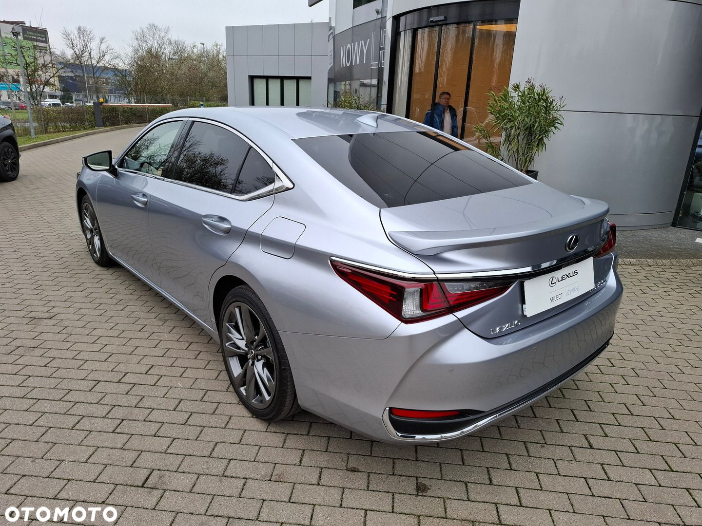 Lexus ES - 3
