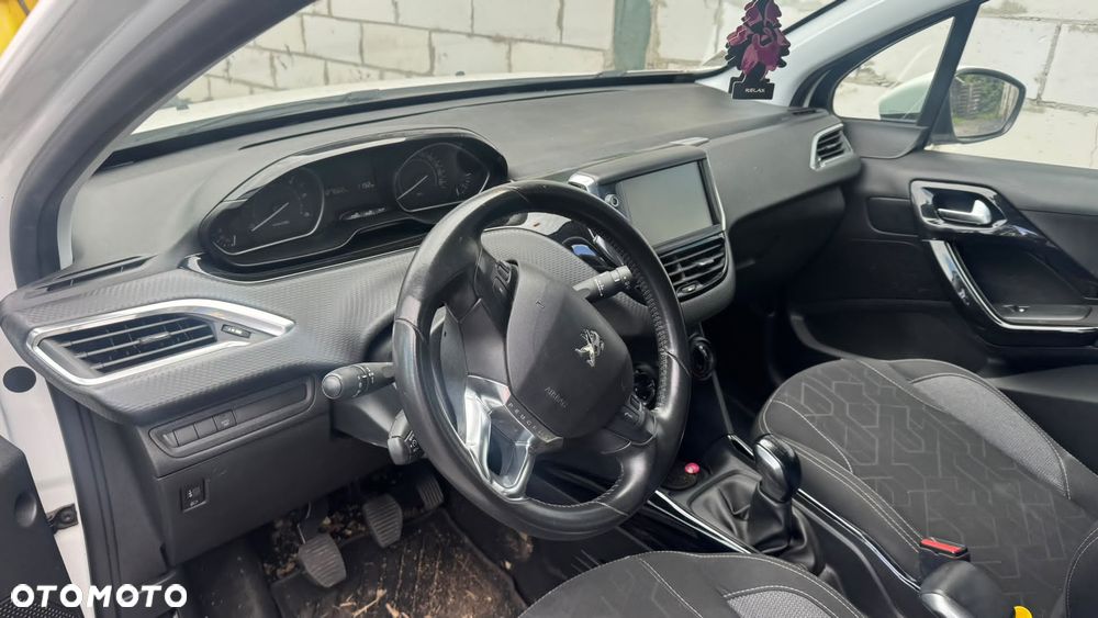 Peugeot 2008 1.5 BlueHDi Allure S&S - 13