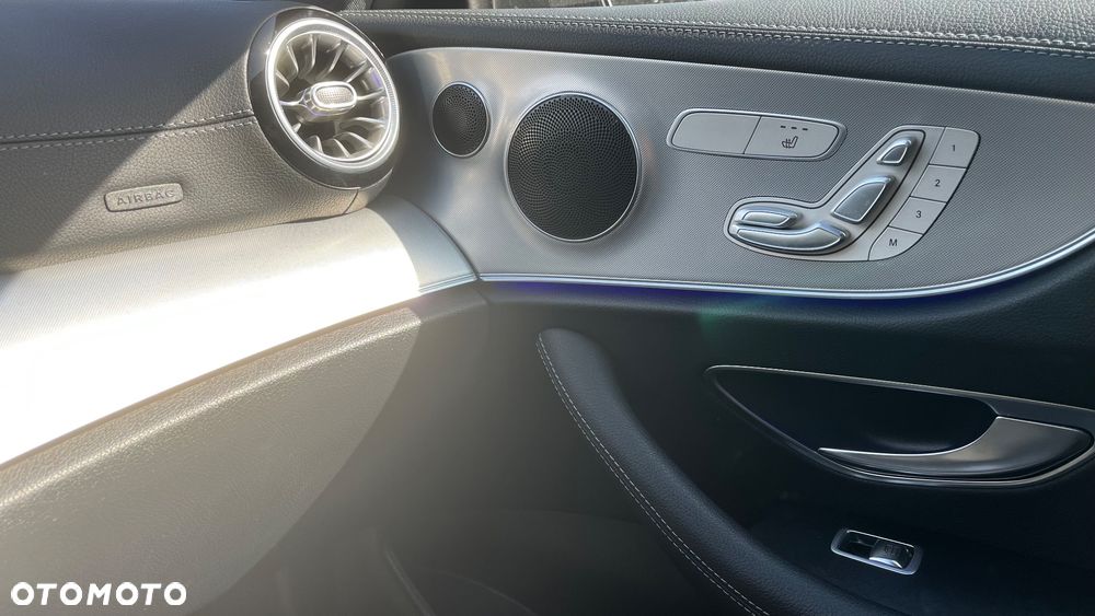 Mercedes-Benz Klasa E 300 d 9G-TRONIC - 28