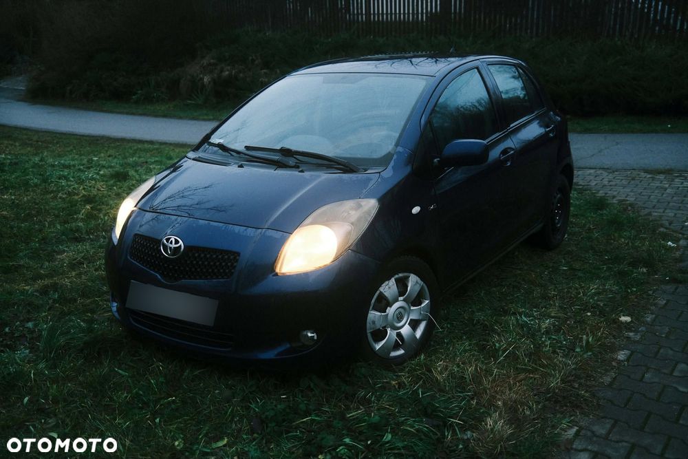 Toyota Yaris - 33