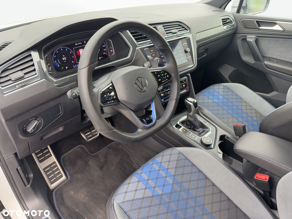 Volkswagen Tiguan - 10