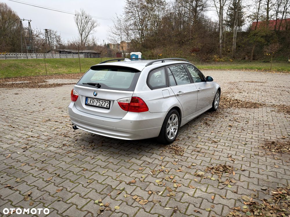 BMW Seria 3 318i Touring - 7