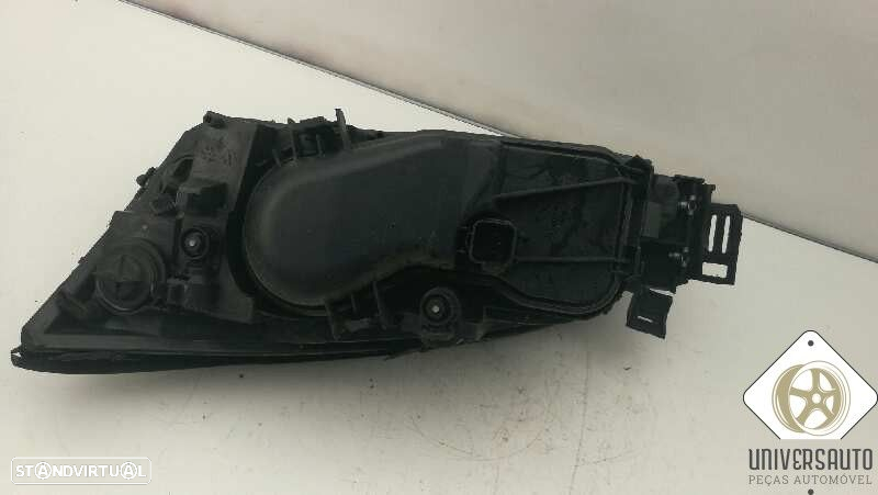 FAROL DIREITO FORD MONDEO III SEDAN 2001 - 3