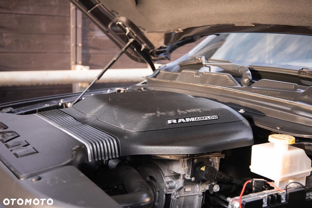 RAM 1500 Crew Cab Sport - 38