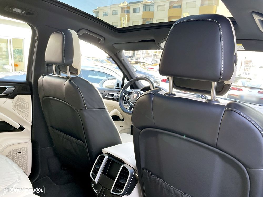 Porsche Cayenne S E-Hybrid - 37