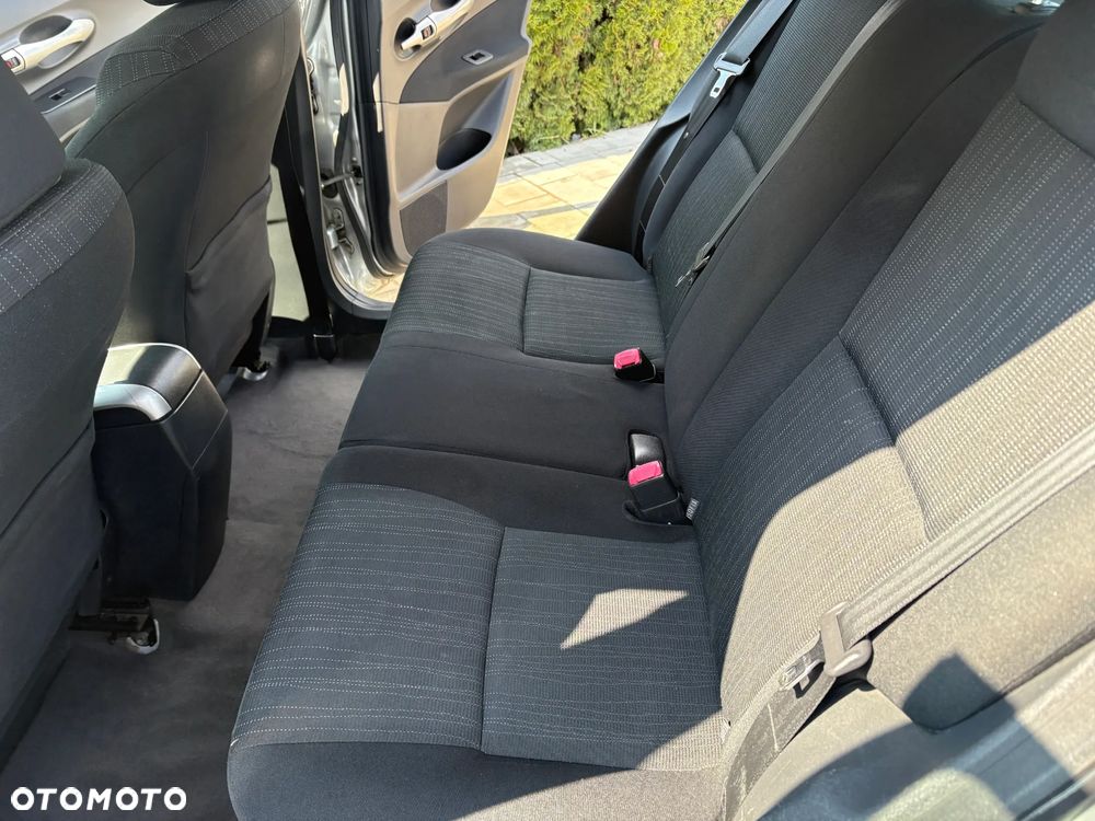 Toyota Auris 1.6 VVT-i Premium - 16