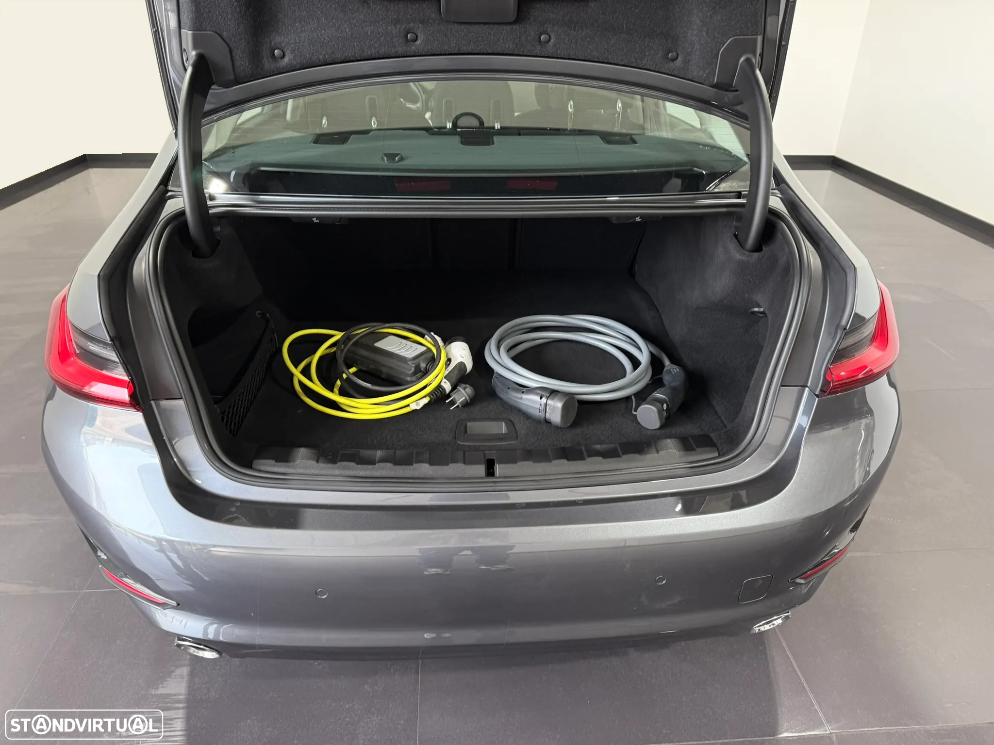 BMW 330 e Corporate Edition Auto - 46