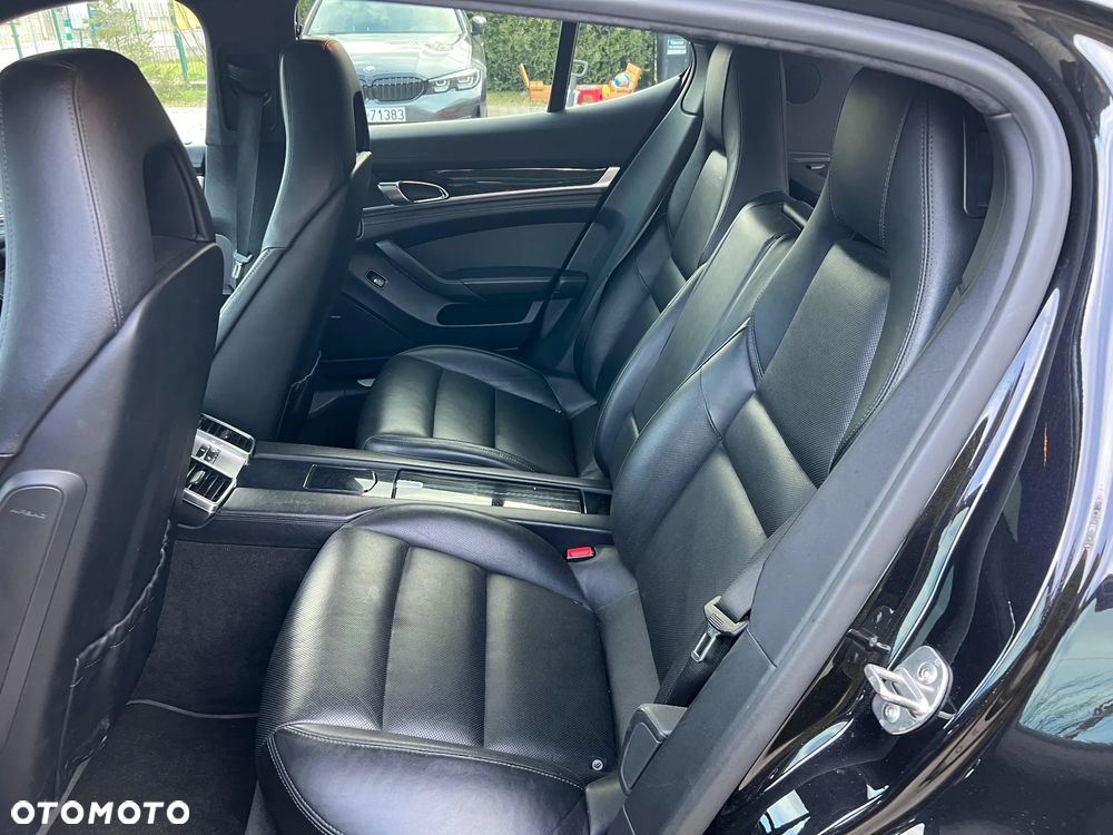 Porsche Panamera - 18